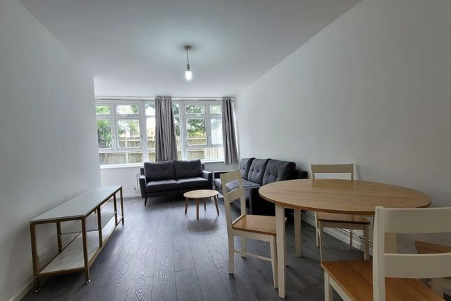 Thumbnail Flat to rent in Flat, Gatwick House, Clemence Street, London