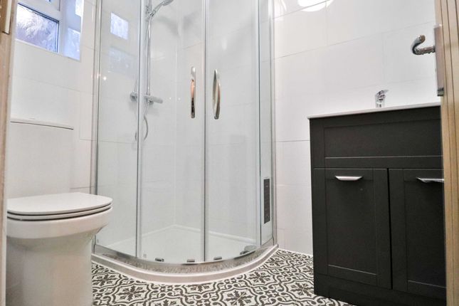 Flat 2 45 Conduit Road, Bedford photo 3