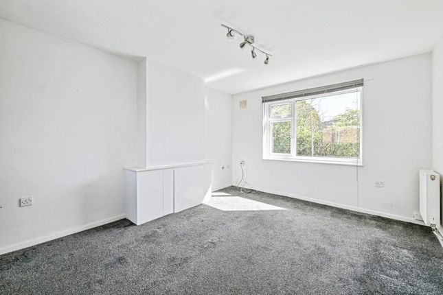 3, Aidan Gardens, Nottingham photo 3