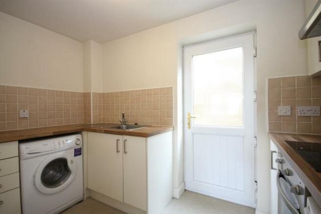 Flat to rent in 34 Bagley Lane, Farsley, Pudsey