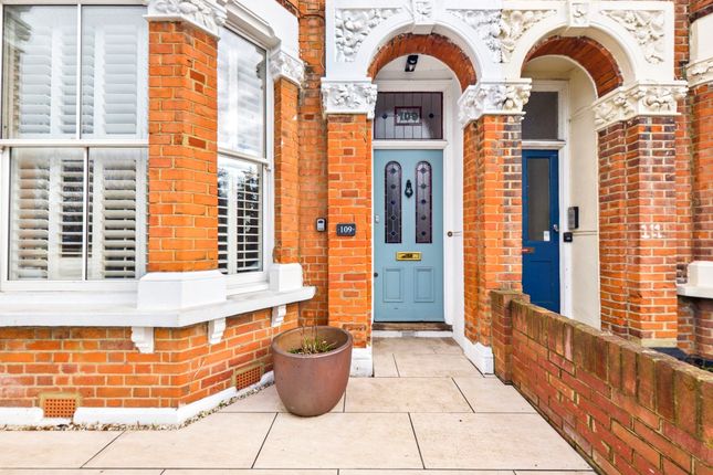 109, Charlton Church Lane, London photo 3