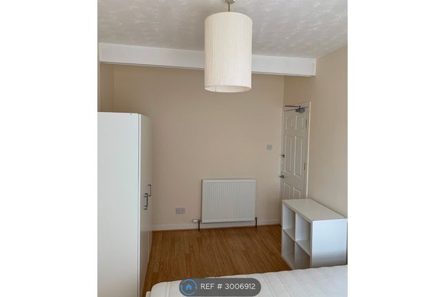 Craigpark Drive Flat, Glasgow photo 5