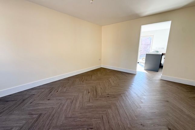 5, Faraday Road, Portsmouth photo 5