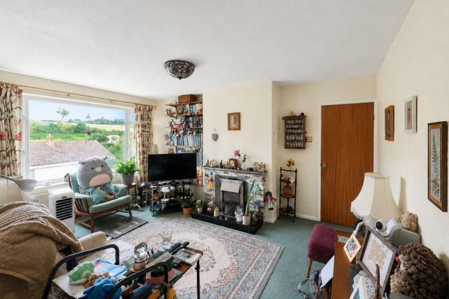8, Orchard Leaze, Dursley photo 4