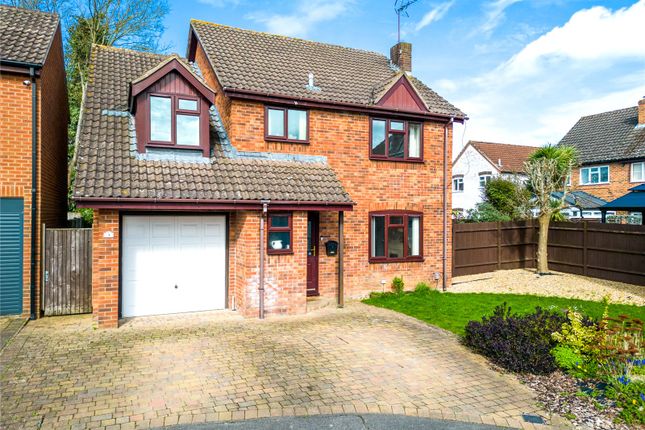Thumbnail Detached house for sale in Barley Close, Thatcham, Berkshire