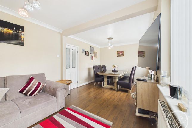 117, Argie Avenue, Leeds photo 4