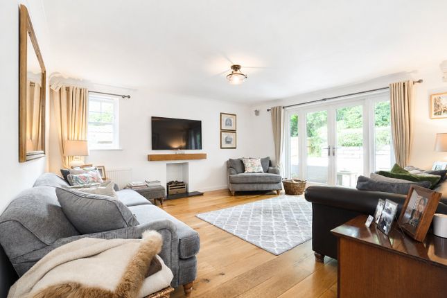 28, Badger Way, High Wycombe photo 2