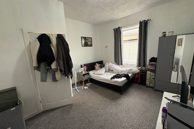 3, Watmough Street, Bradford photo 2