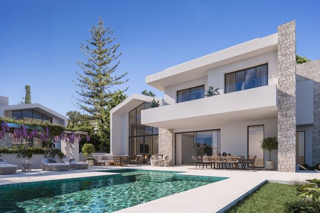 Thumbnail Villa for sale in San Pedro Alcantara, Marbella Area, Costa Del Sol
