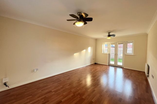 22, Thistle Way, BURY ST. EDMUNDS photo 5