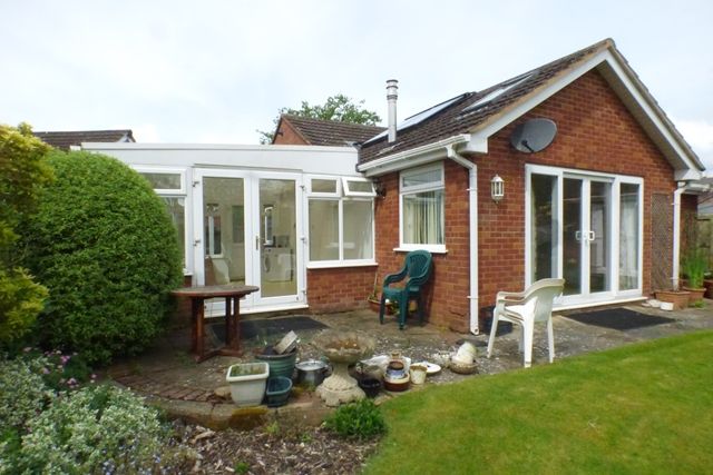 Bungalow to rent in The Mede, Topsham, Exeter