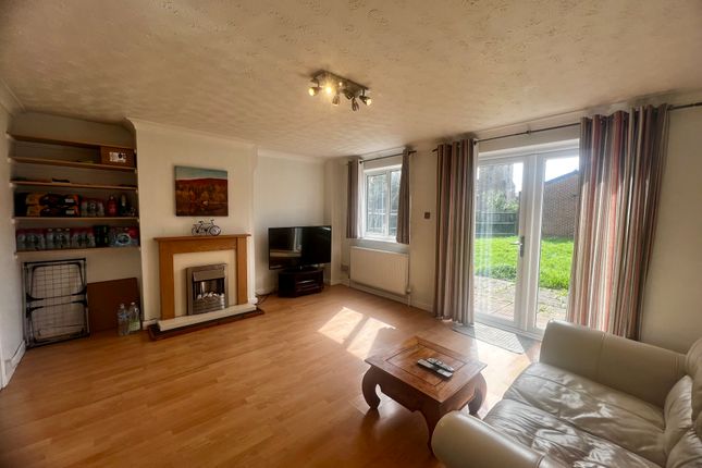 End terrace house to rent in Broadway, Didcot