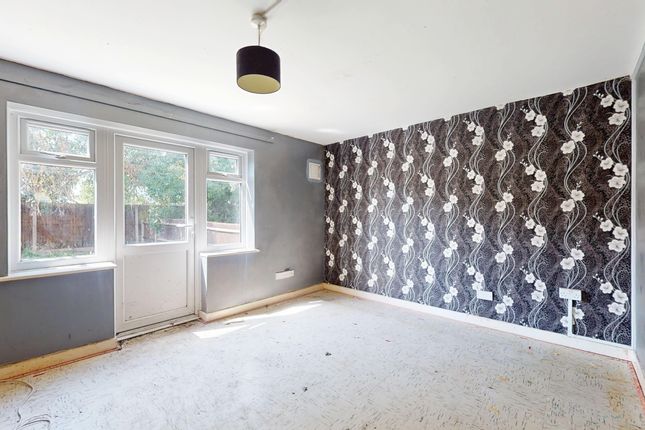 5 Sydney Road, Feltham photo 2