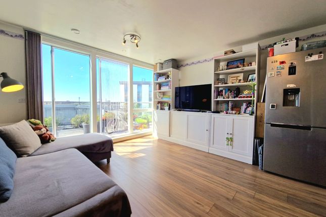 Apt 513 Ealing Road, Trico House Ealing Road, Brentford photo 2