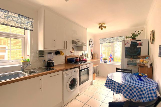 3 Braemar Court, Eridge Close, Bexhill-on-Sea photo 2