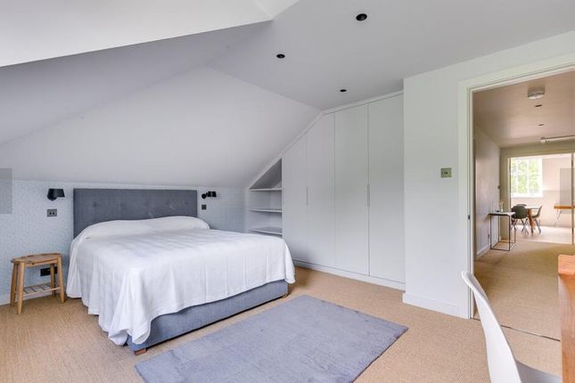 Flat to rent in Bolton Gardens, London