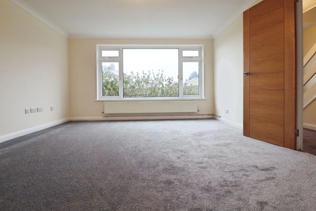 8, Fonmon Road, BARRY photo 3