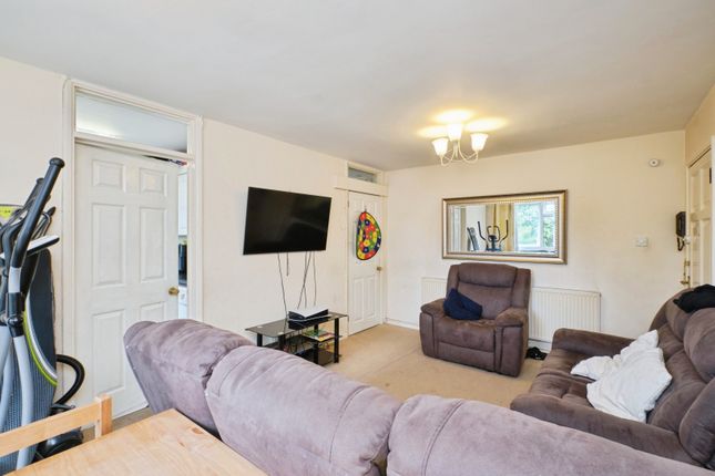 flat10, Pear Tree Court, Birmingham photo 2