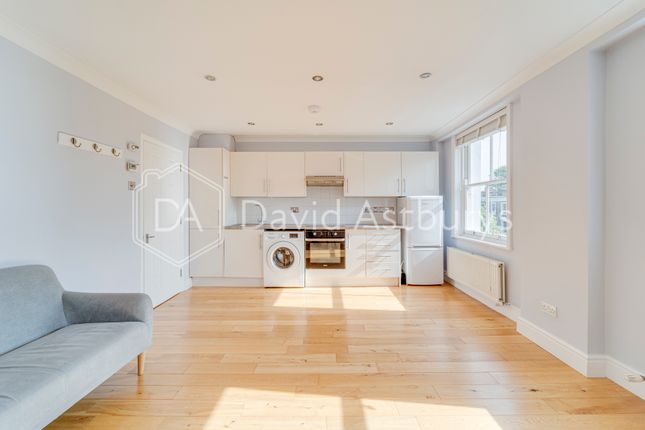 Flat to rent in Southgate Road, Islington, London