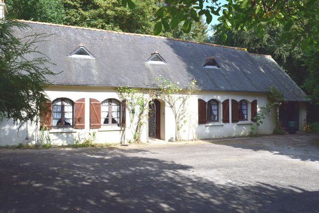 Detached house for sale in 22530 Mûr-De-Bretagne, Côtes-D'armor, Brittany, France