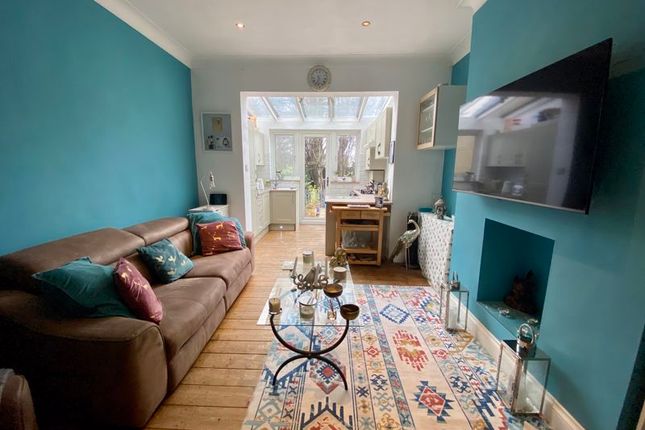 Flat for sale in Woodland Way, London