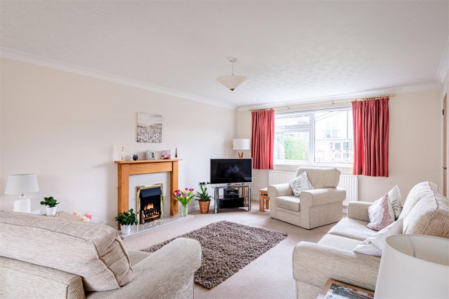 7, Welbeck Close, Burgess Hill photo 3