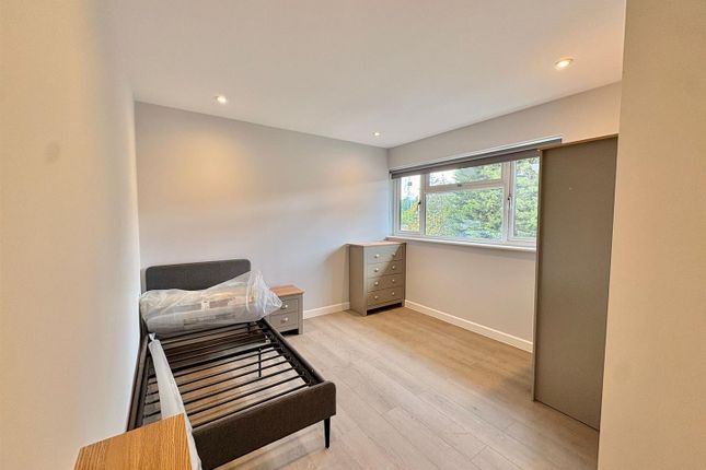 Room 6, 1, Kingsley Crescent, Benfleet photo 3