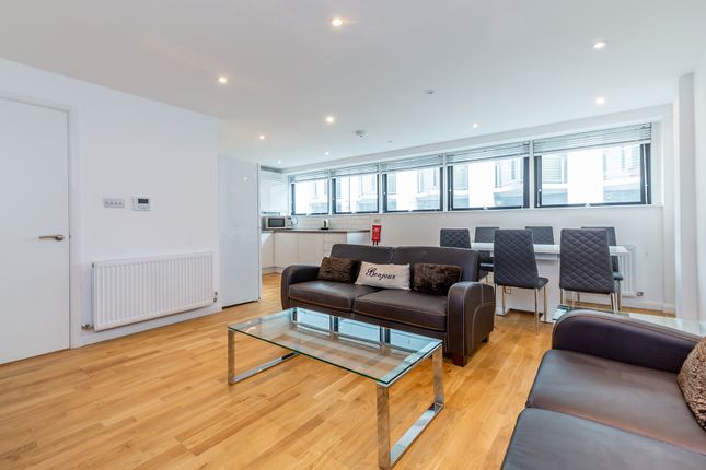 Thumbnail Flat to rent in Stucley Place, Camden Town