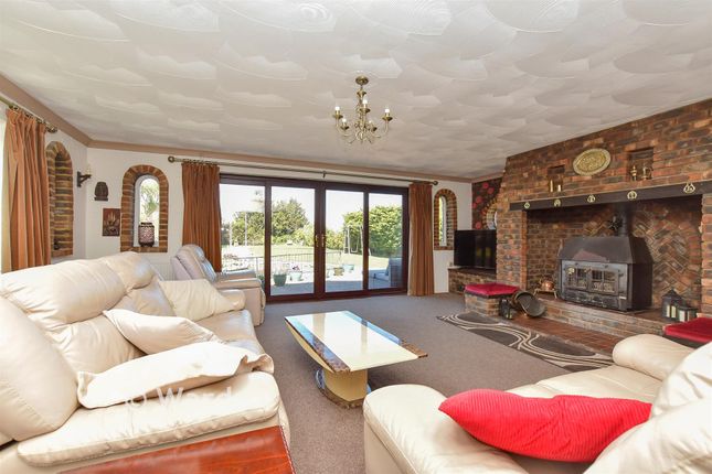 107, Barton Hill Drive, Sheerness photo 3