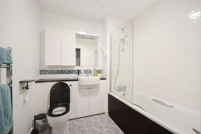 13, Water Tower Place, Saffron Walden photo 3