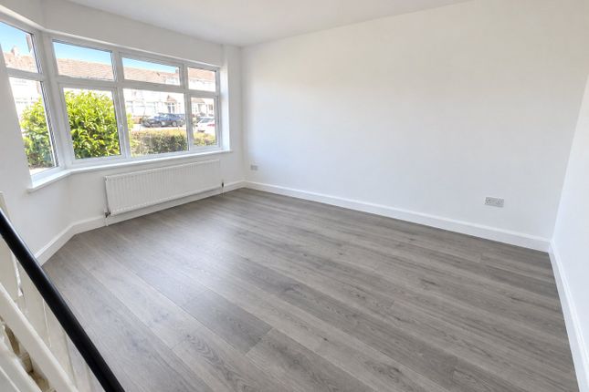 33, Clifford Road, Greater London photo 3