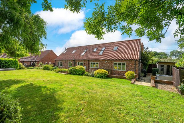 2, Dovecote Rise, Sleaford photo 3