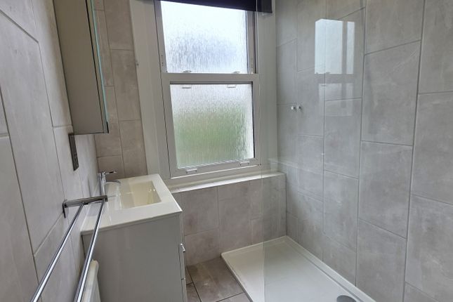 Flat 5, 72 Park Road, Barnet photo 4