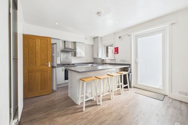 24 Redvers Road, Brighton photo 3