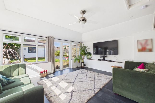 12, Roberts Road, Lancing photo 4