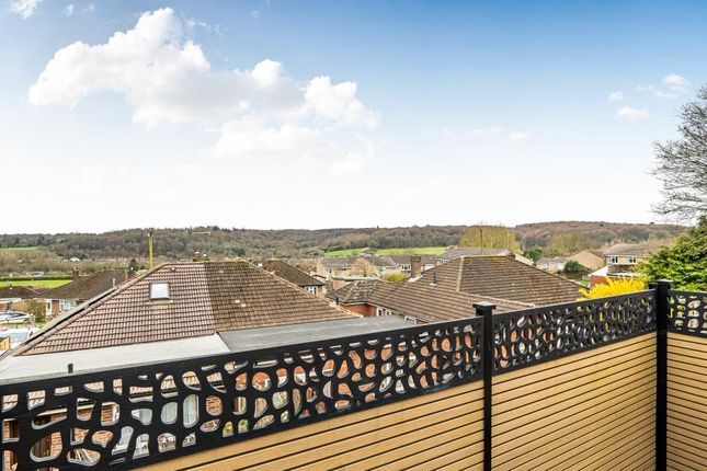 FLAT 10 ROSE COURT, Chesham, Chesham photo 2