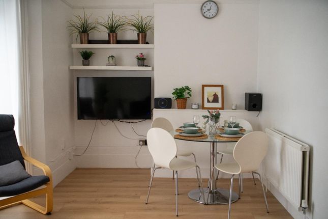 Flat to rent in Burnt Ash Hill, London