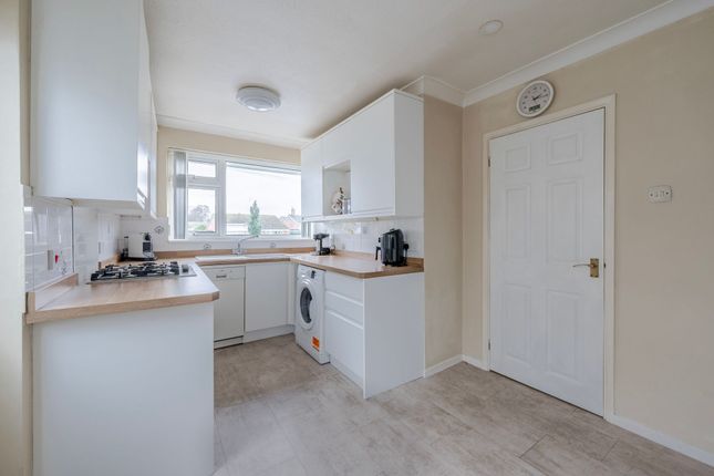 64 Waveney Drive, Norwich photo 2