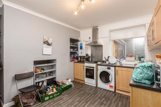 Trafalgar Place, Swansea photo 4
