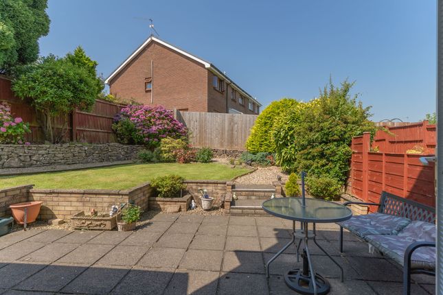 8 Acacia Avenue, Caldicot photo 4