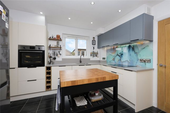 1, Kenneth Court, Leven photo 3