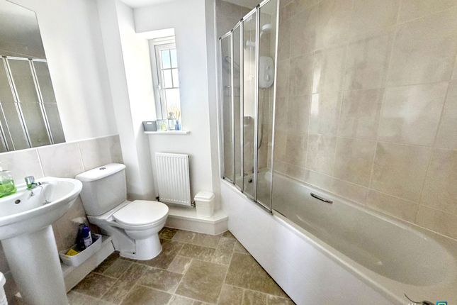 11, Acklington Court, Ashington photo 3