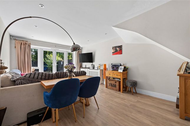 4, Onslow Place, Woking photo 4
