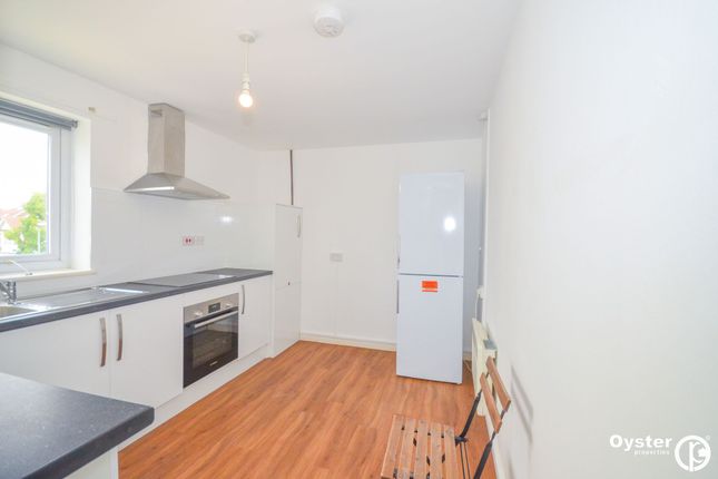 932b High Road, London photo 2