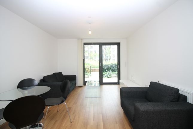 Thumbnail Flat to rent in Kingfisher Heights, Waterside Park, Royal Docks