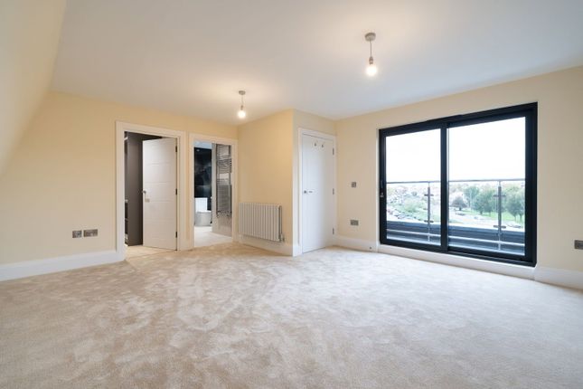 61, Goldstone Lane, Hove photo 2