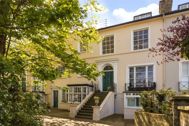 Flat to rent in Sheen Road, Richmond