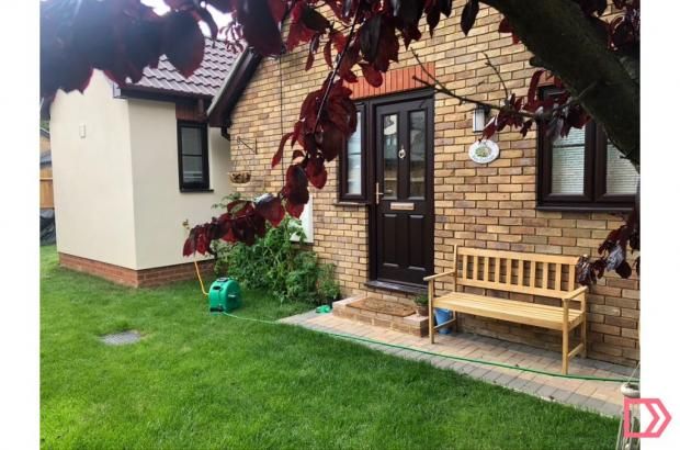 Bungalow to rent in C Shefford Road, Meppershall, Shefford, Beds SG17