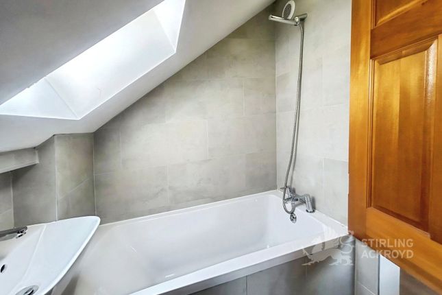 Room 2, 168a, Walnut Tree Close, Surrey photo 5