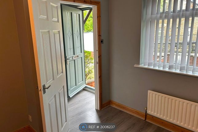 Chapel Lane, Armley, Leeds photo 4